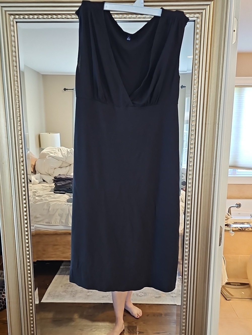 GAP Black Sleeveless V-Neck Midi Dress